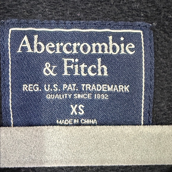 Abercrombie & Fitch Star Wars Crew Neck - Picture 2 of 4